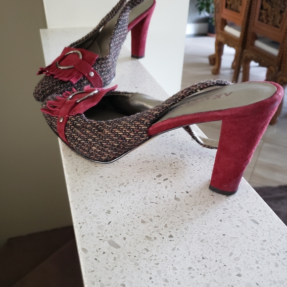 Anne Klein sling backs. - Picture 2 of 3
